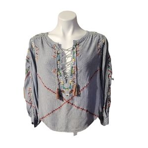 Anthropologie Akemi & Kin Boho Peasant Gray Blouse Top Embroidered 2P Small